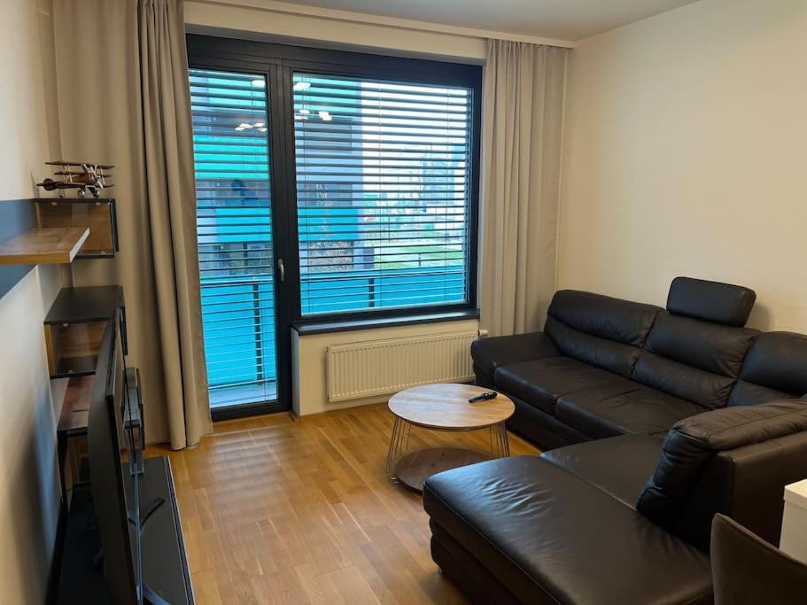 Apartman Holesovice,Balkon,Garaz Прага Екстериор снимка